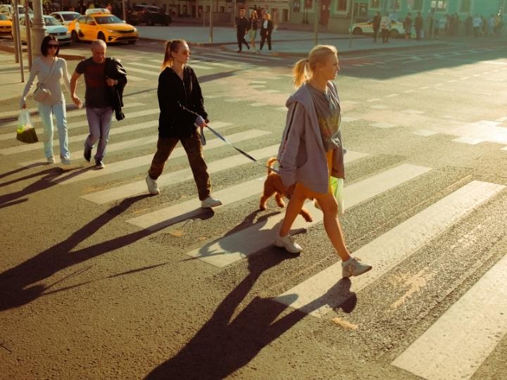 people-crossing-a-crosswalk-in-georgia